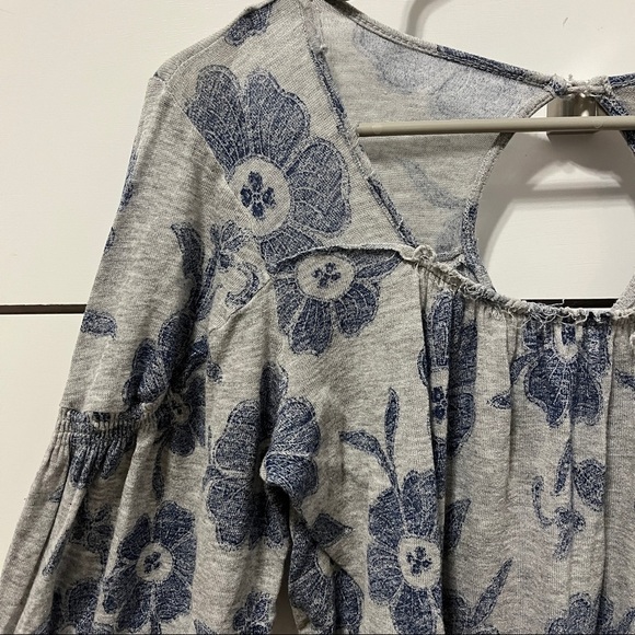Free People Zoe Printed Grey & Blue Floral Blouse - Picture 6 of 8